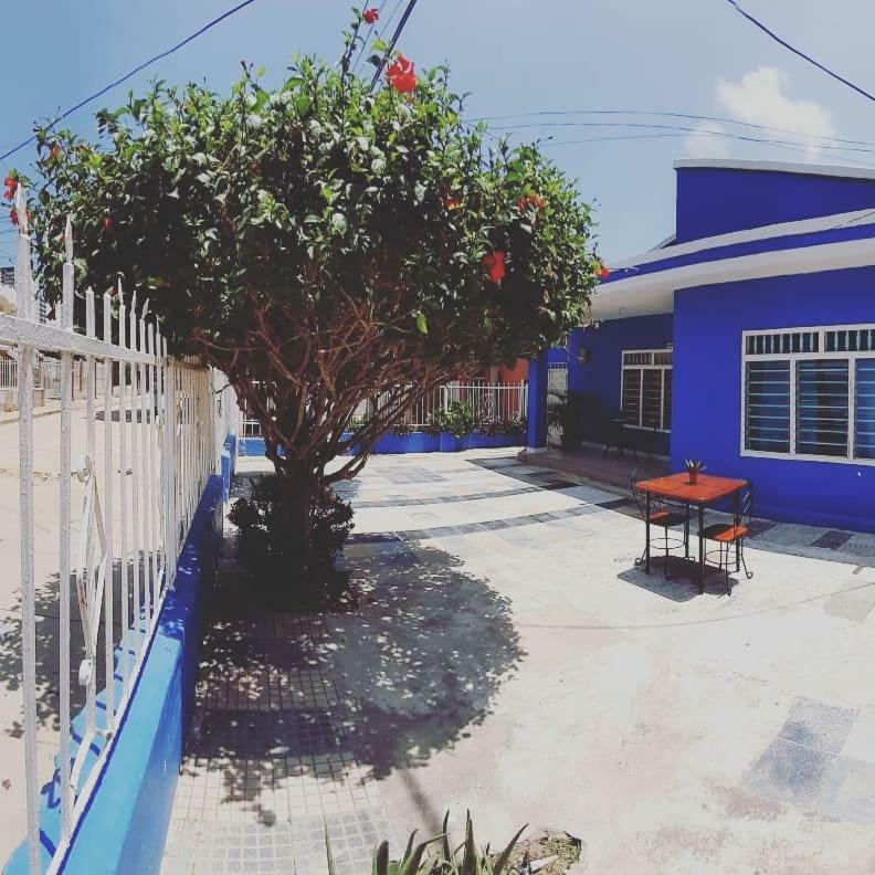 Hostal Aquarium Cartagena Exterior photo